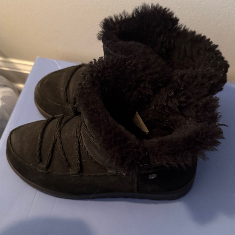 Abeo orthotic shearling boots. Make an offer.